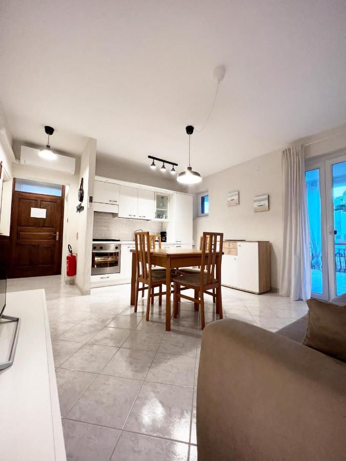 Villa Ortensie Apartments Funtana Ngoại thất bức ảnh